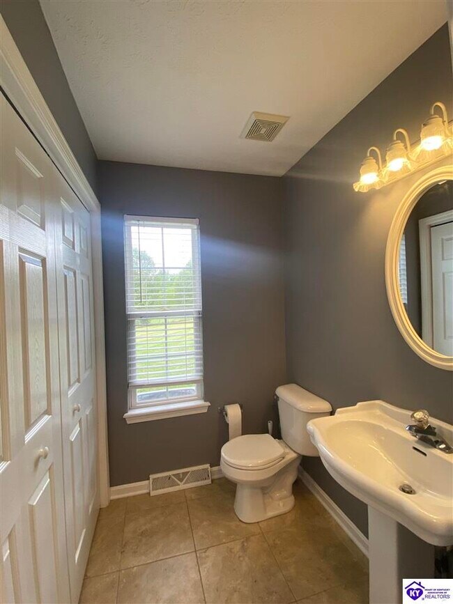 Building Photo - 21 Pintail Ct
