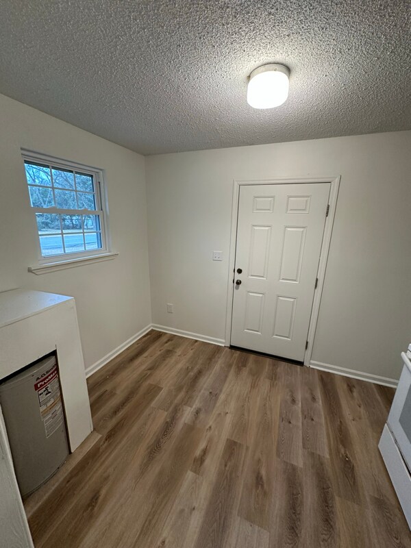 Building Photo - 614 S Tillman St