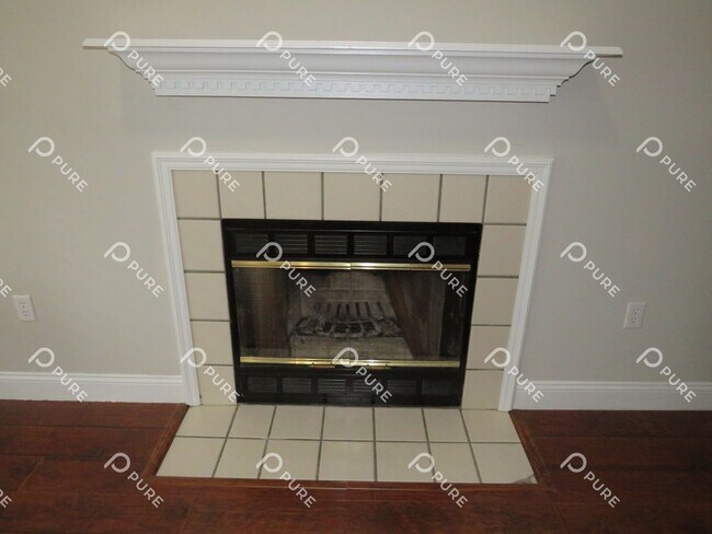 Building Photo - 202 Marlboro Way