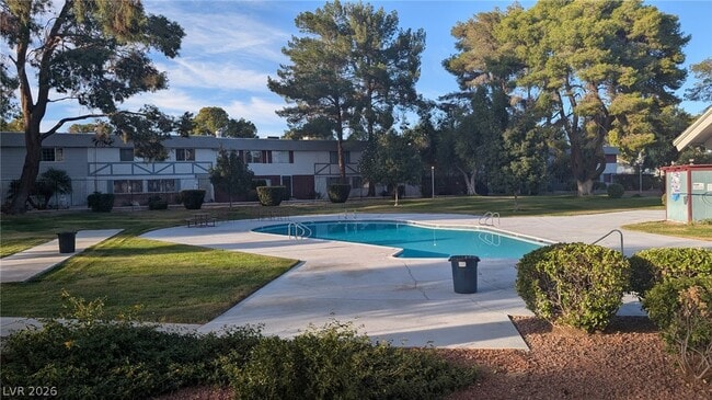 Building Photo - 426 Greenbriar Townhouse Way