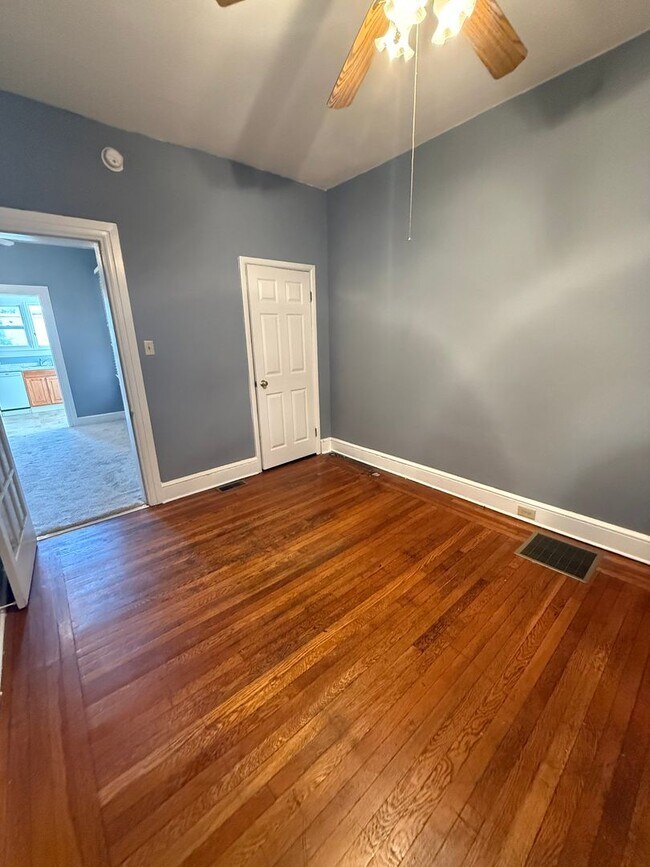 Building Photo - 737 Linden Ave