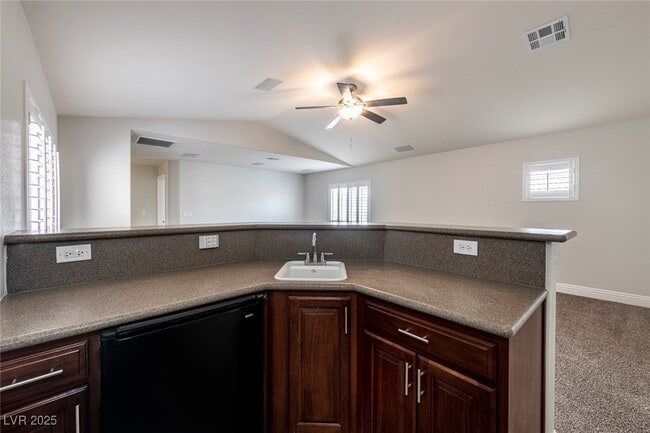 Building Photo - 9460 Glendora Valley St