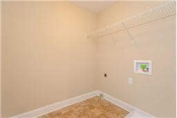 Building Photo - Beautiful 5 Bedroom, 3 Bath home located n...