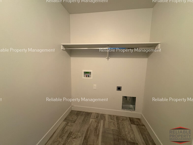 Building Photo - 144 S Emery Ln