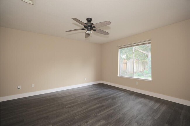 Building Photo - 5115 Summit Lodge Dr
