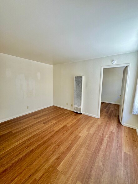 Building Photo - 870 Grove St