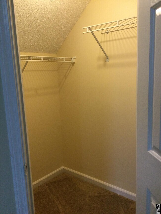 Building Photo - 15 Lamplighter Ct