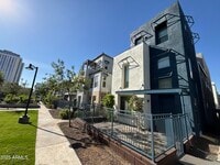 Building Photo - 615 E Portland St