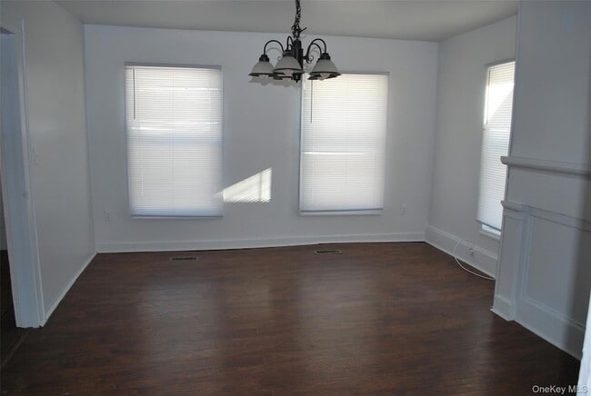 Building Photo - 22 Dekay Rd