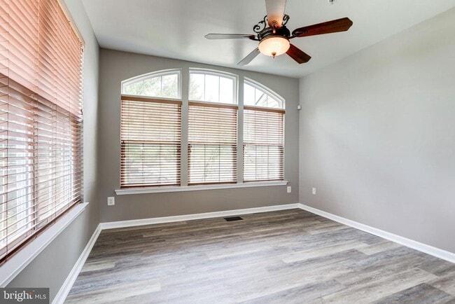 Building Photo - 151 Brynwood St