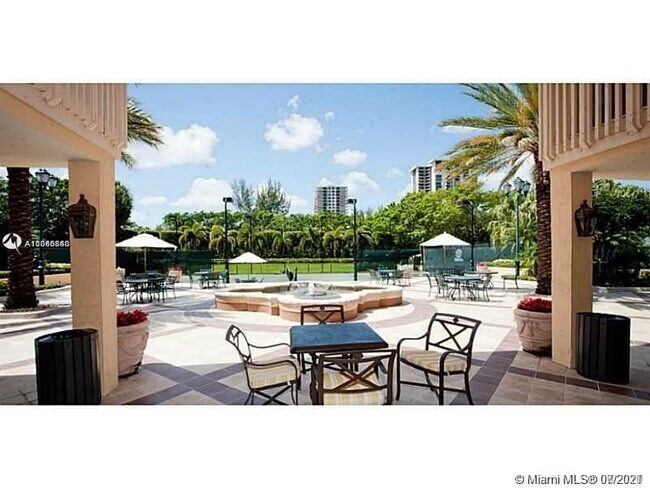 Building Photo - 2000 Island Blvd