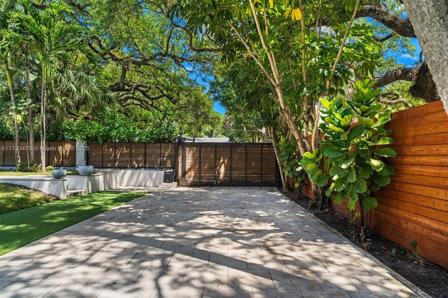 Building Photo - 3000 Riverland Rd