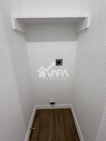 Building Photo - 10362 Tippecanoe