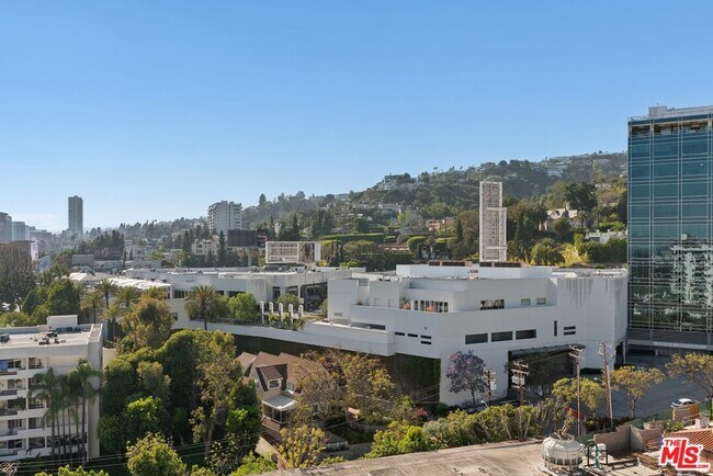 Building Photo - 1155 N La Cienega Blvd