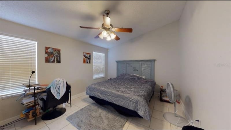 Building Photo - 1413 Tiverton Dr