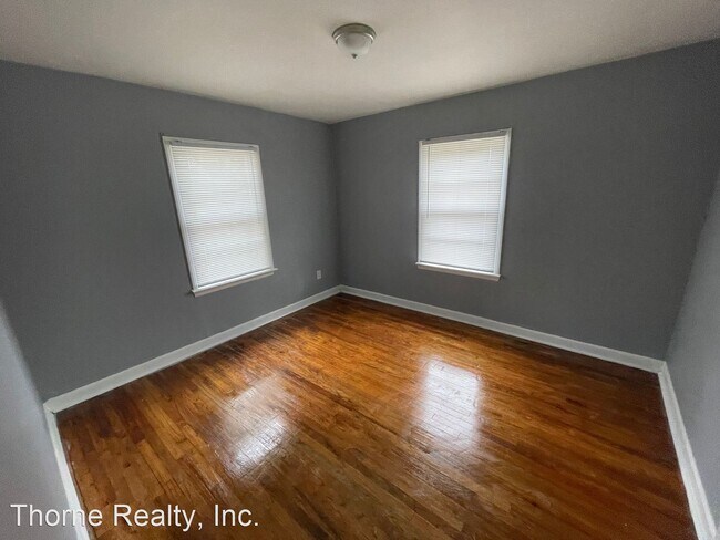 Building Photo - 3 br, 1 bath House - 1308 Poplar St