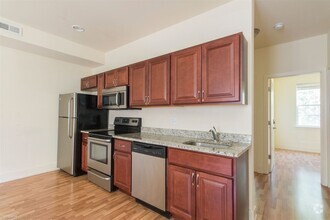 Building Photo - 2 br, 1 bath Triplex - 1511 MASTER ST Unit 2