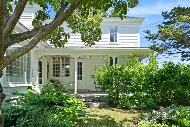 Primary Photo - 255 Smith Hill Rd