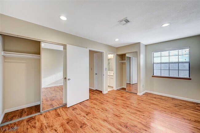 Building Photo - 5923 Laredo St