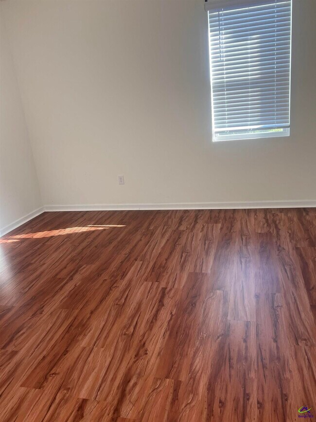 Building Photo - 118 Alton Tucker Sr. Boulevard