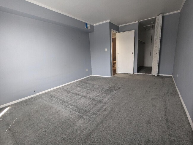 Building Photo - 6137 Knoll Wood Rd