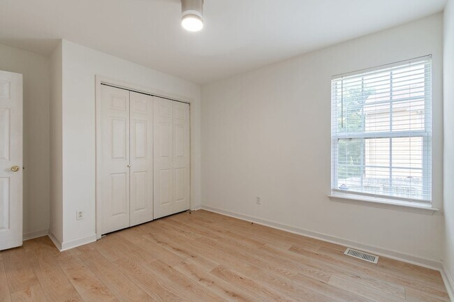 Building Photo - 3930 Alameda St