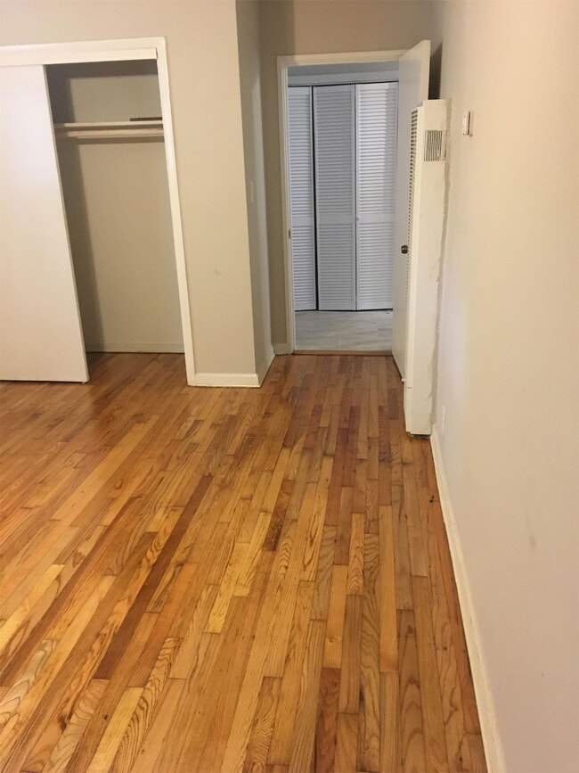 Building Photo - 767 Greenwood Ave NE