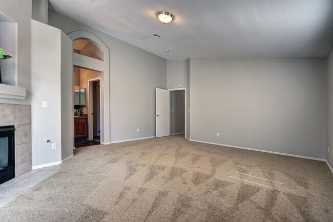 Building Photo - 3829 White Quail Ct
