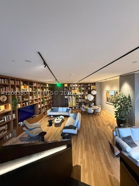 Building Photo - 1400 Biscayne Blvd