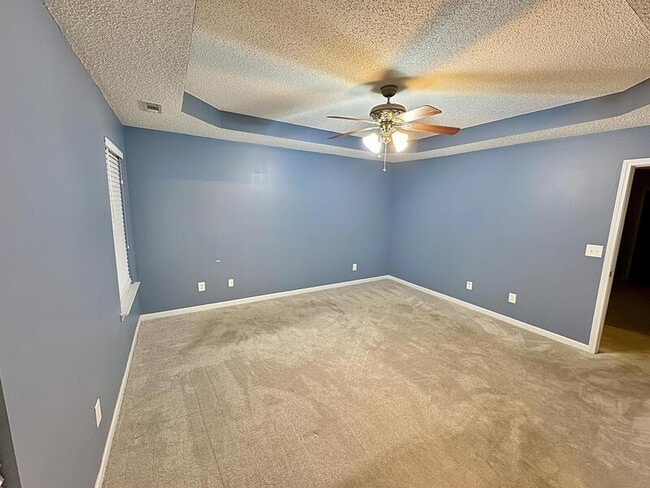 Building Photo - 322 Clover Brook Dr