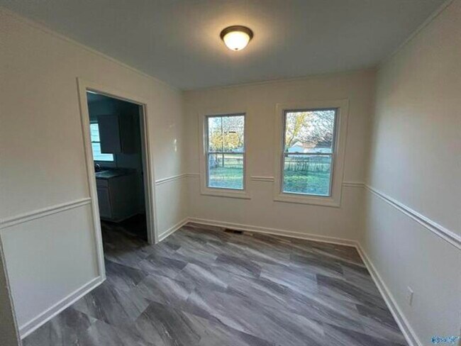 Building Photo - 4011 Pine Ave SW