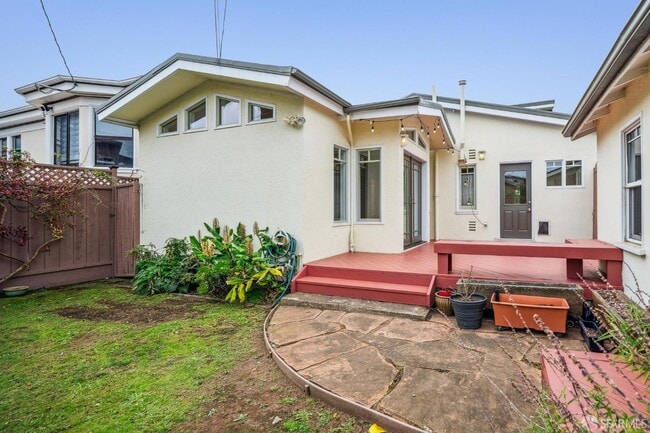 Building Photo - 420 Miramar Ave