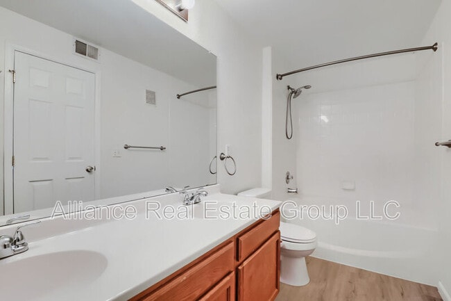 Building Photo - 9991 E Idaho Cir