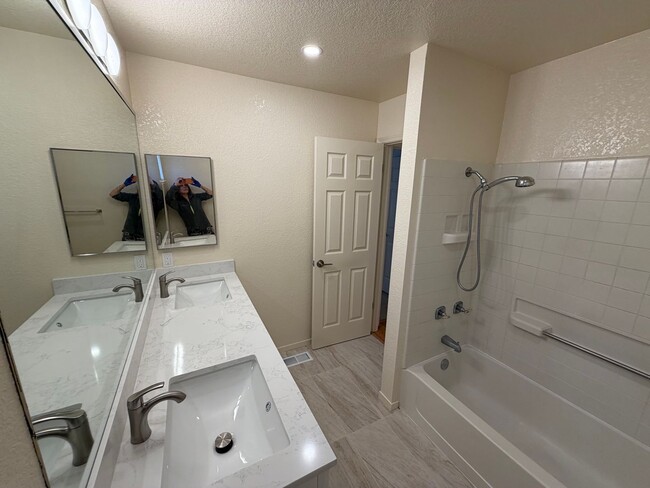 Building Photo - 356 Scotts Valley