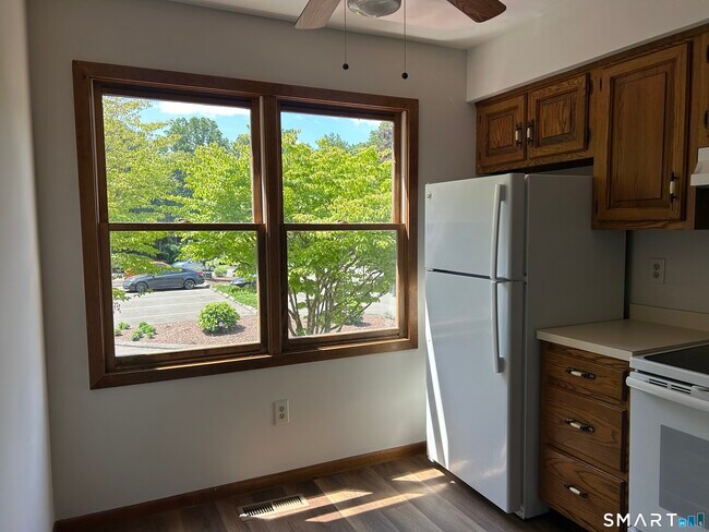 Building Photo - 17 Eagle Rock Cir