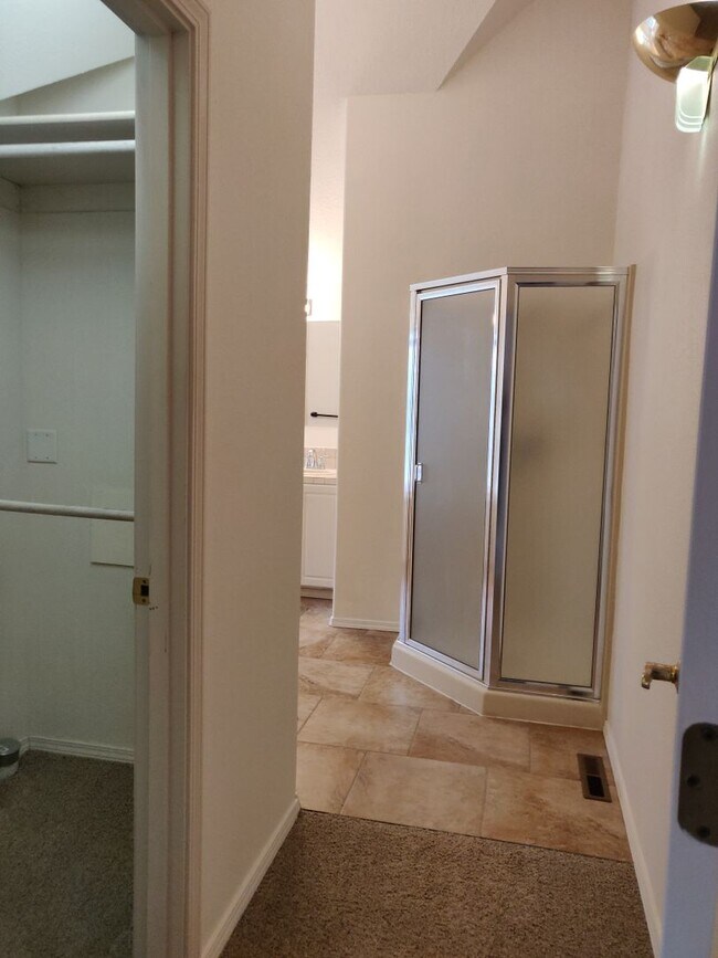 Building Photo - Spacious and charming, this two-story 4 be...