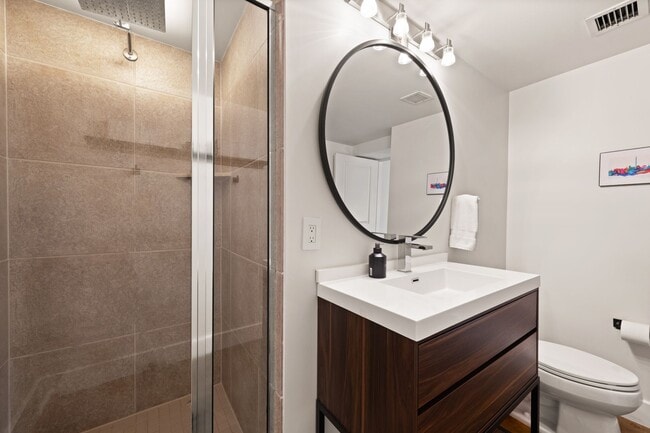 Building Photo - Fully Furnished Designer Loft with Parking & Monument Views!