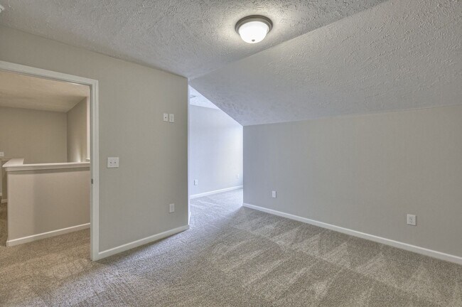 Building Photo - Modern Townhome in Manchester TN