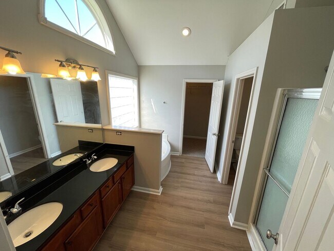 Building Photo - 10704 Copper Ridge Dr