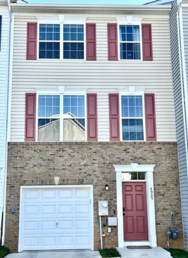 Building Photo - 4905 Devitt Pl