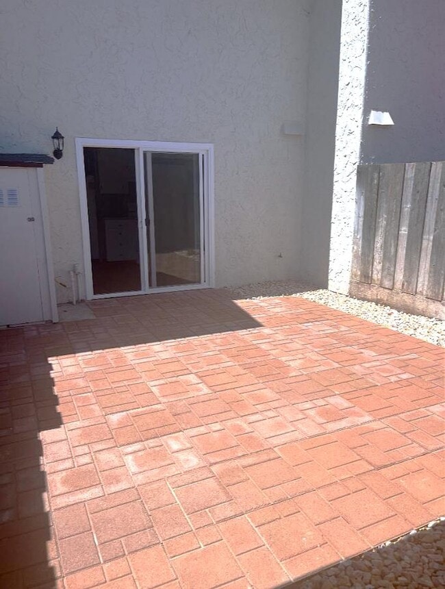 Building Photo - 42 Washington St