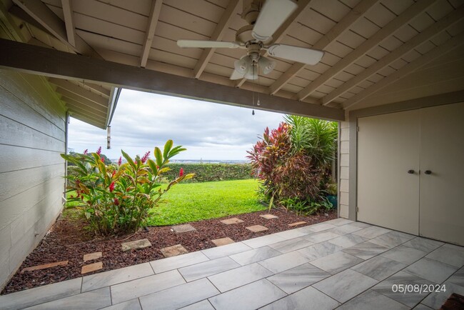 Building Photo - Available now! 2 bedroom, 1.5 Bath Townhouse at Wailuna