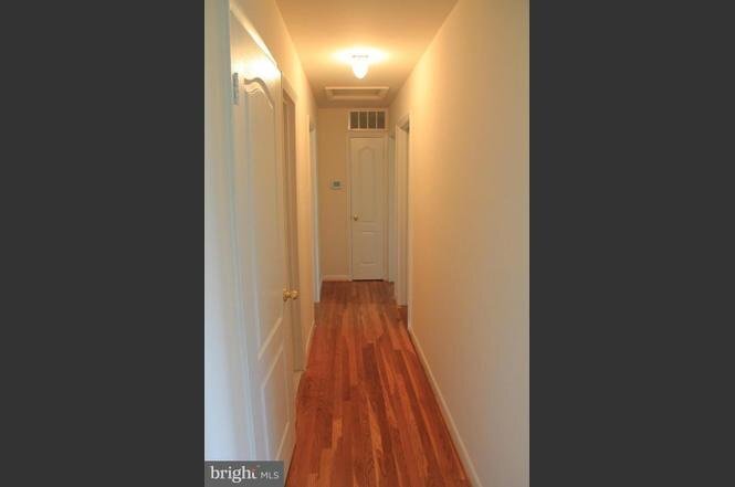 Building Photo - 8319 Sharon Dr