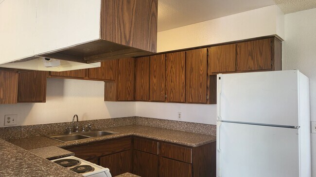 Building Photo - 3117 E Carey Ave