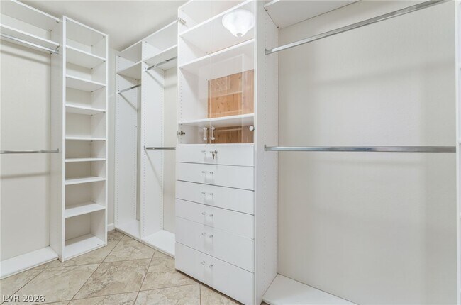 Building Photo - 1733 Tesara Vista Pl