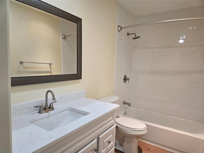 Building Photo - 6704 Clubway Ln