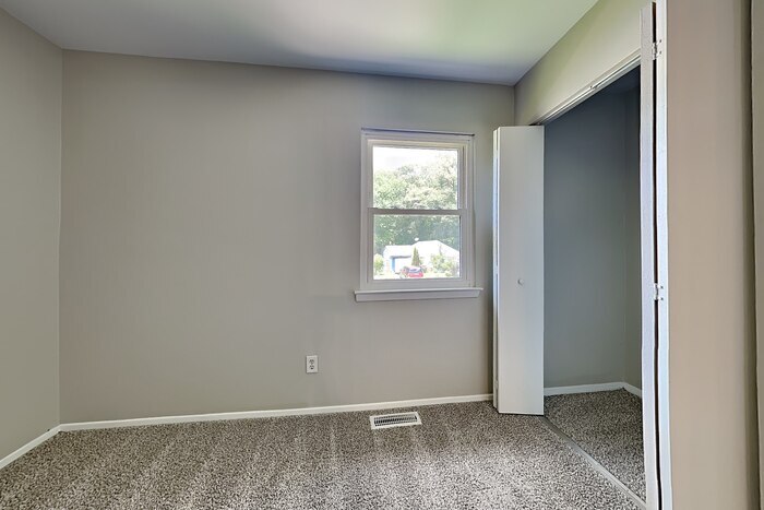 Building Photo - 8 Lasonia Way