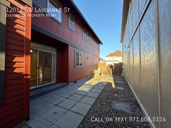 Building Photo - 12012 SW Lausanne St
