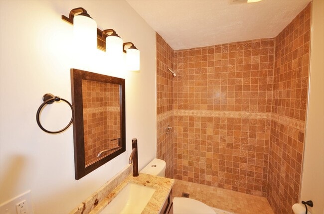 Building Photo - 130 Bro