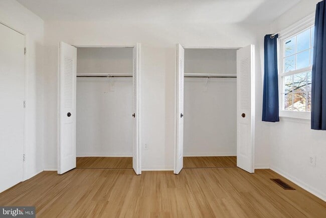 Building Photo - 9911 Whitewater Dr